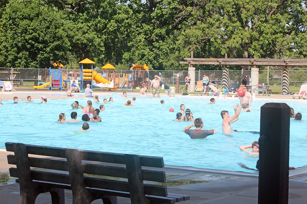 Charles City swimming pool initial report: Some parts still good, but leaky