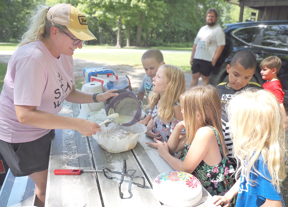 Floyd County libraries take the fun outdoors at Outdoor Family Fun Day