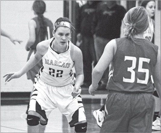 Bearcats split weekend, find success