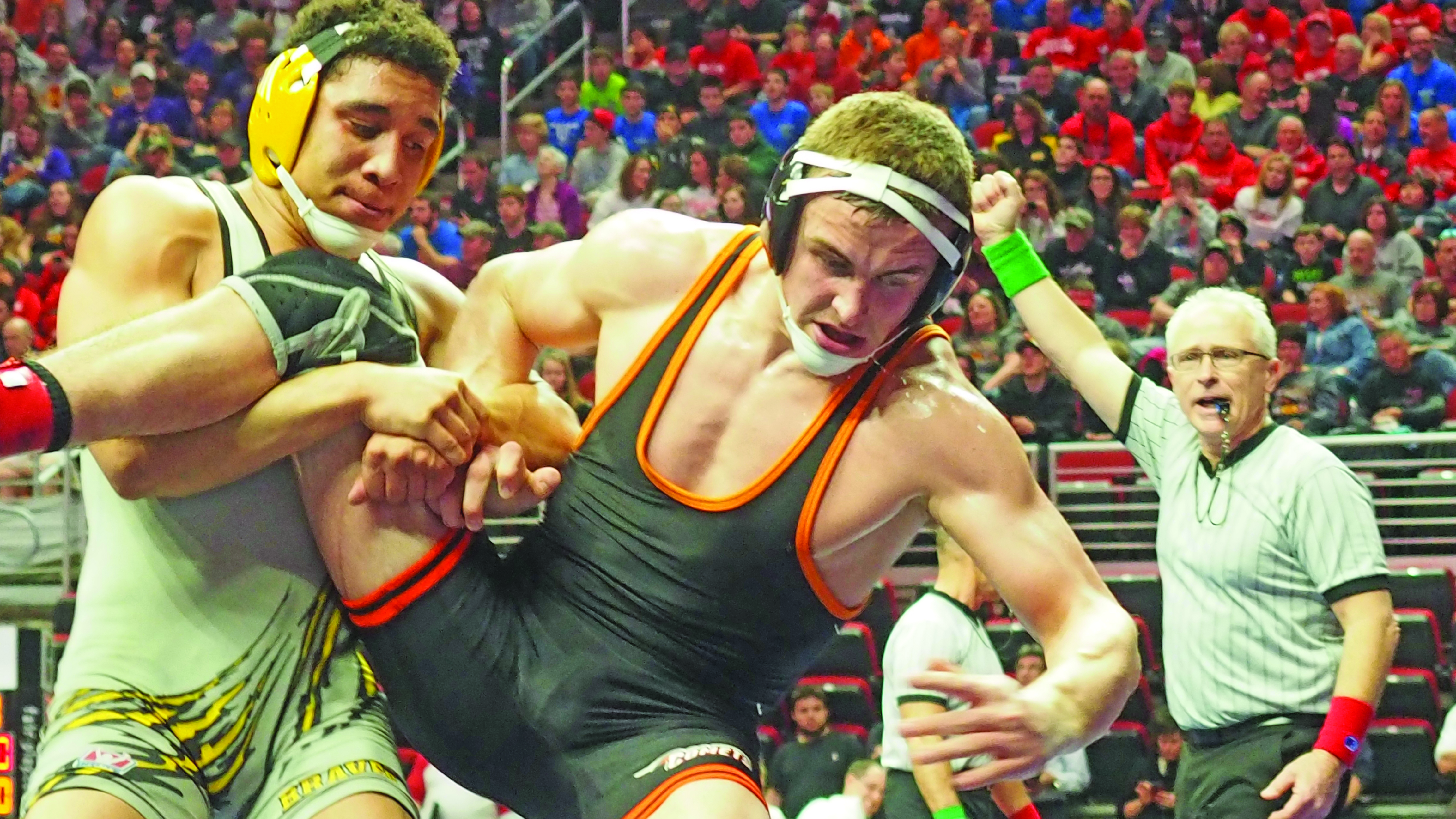 State wrestling: Comet trio advances