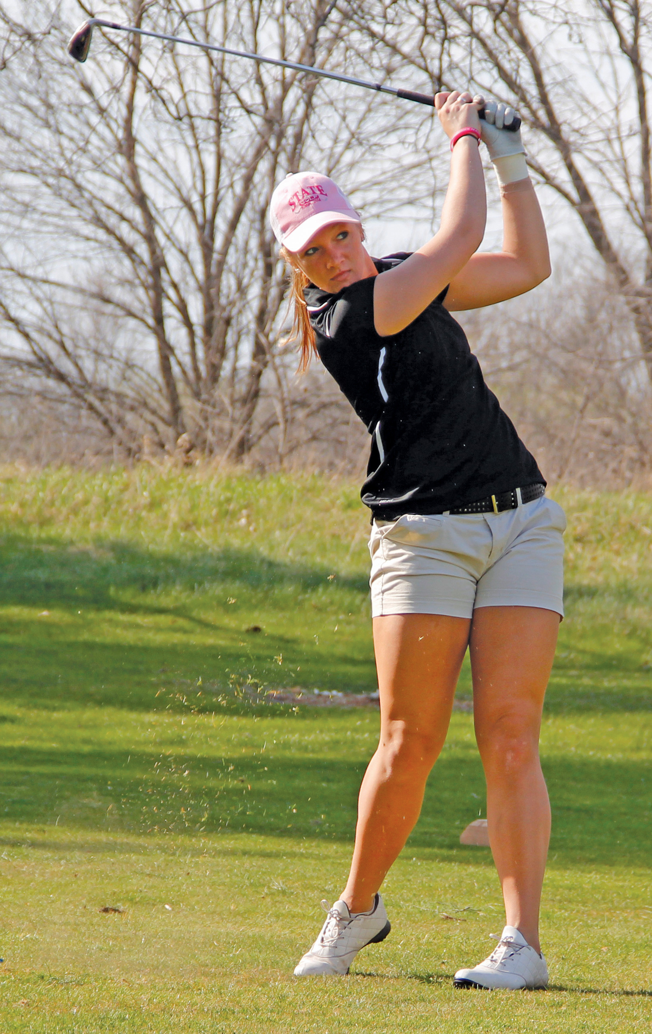 Comet girl golfers win big over Oelwein
