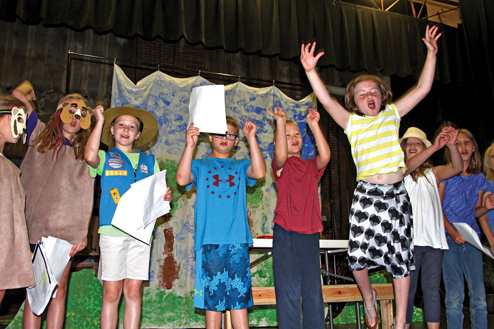 Teddy bears, cooks take to the stage