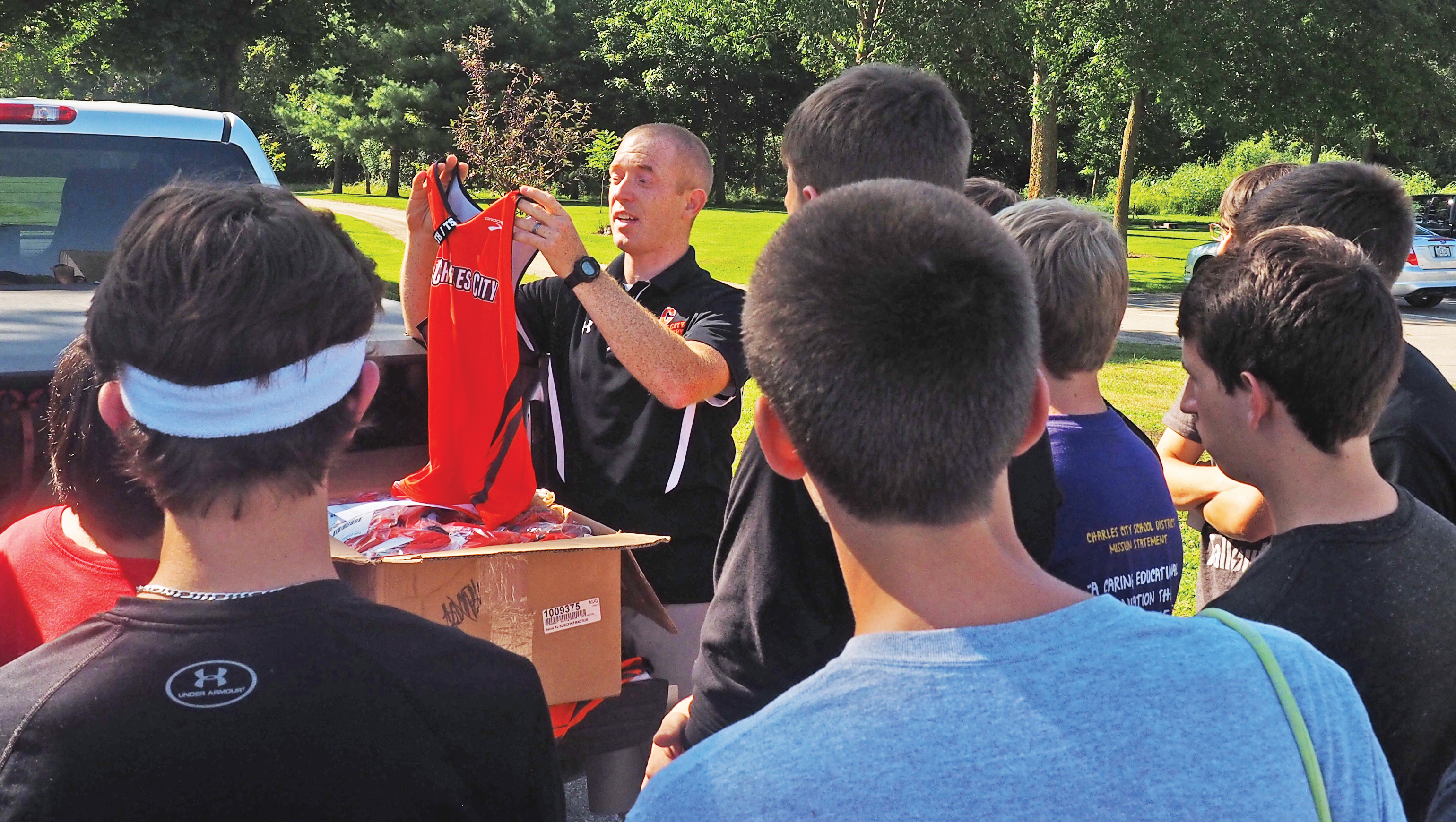 New cross county uniforms honor memory of former Comets