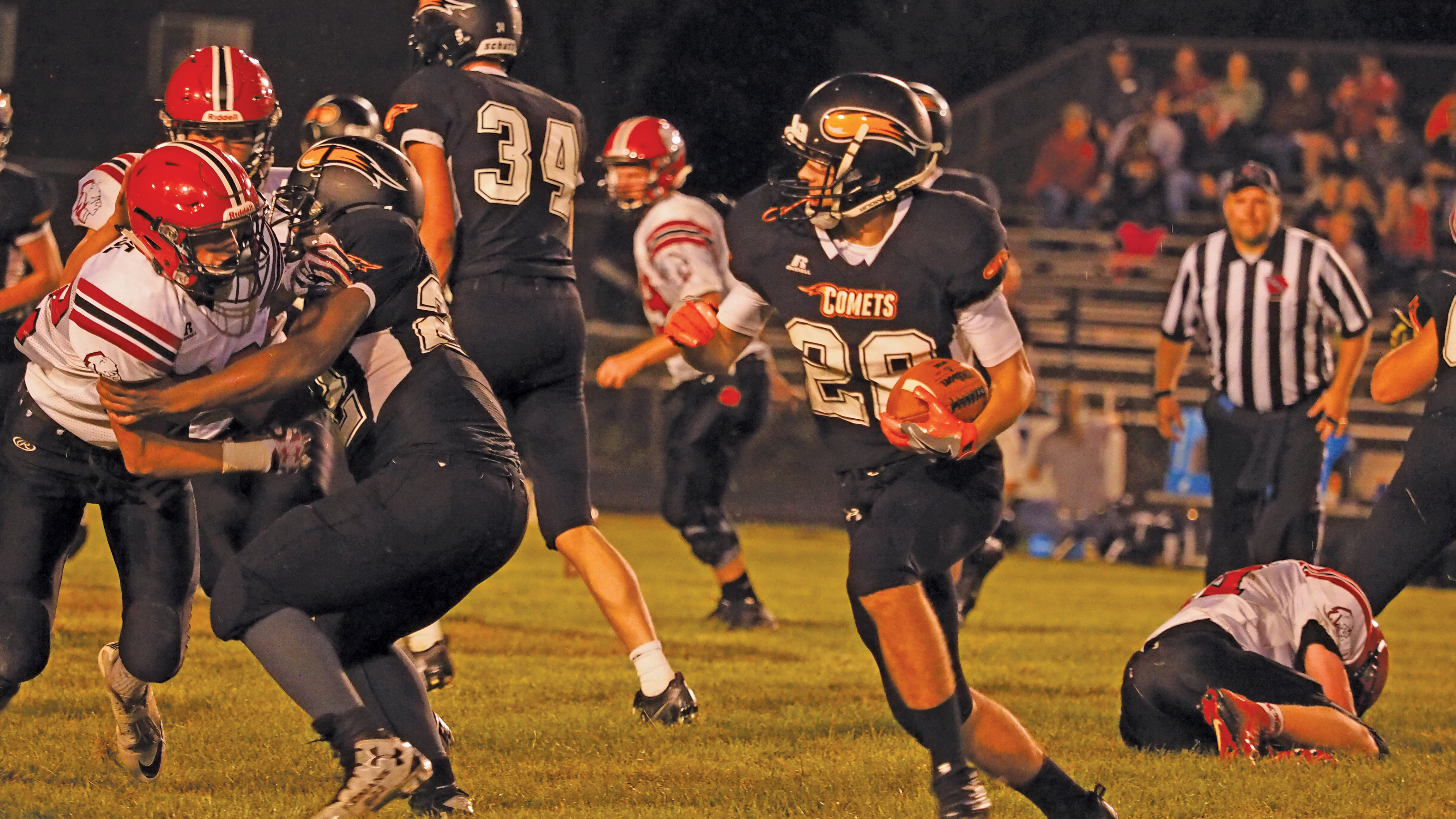 Comets lose to Chickasaws, 35-12