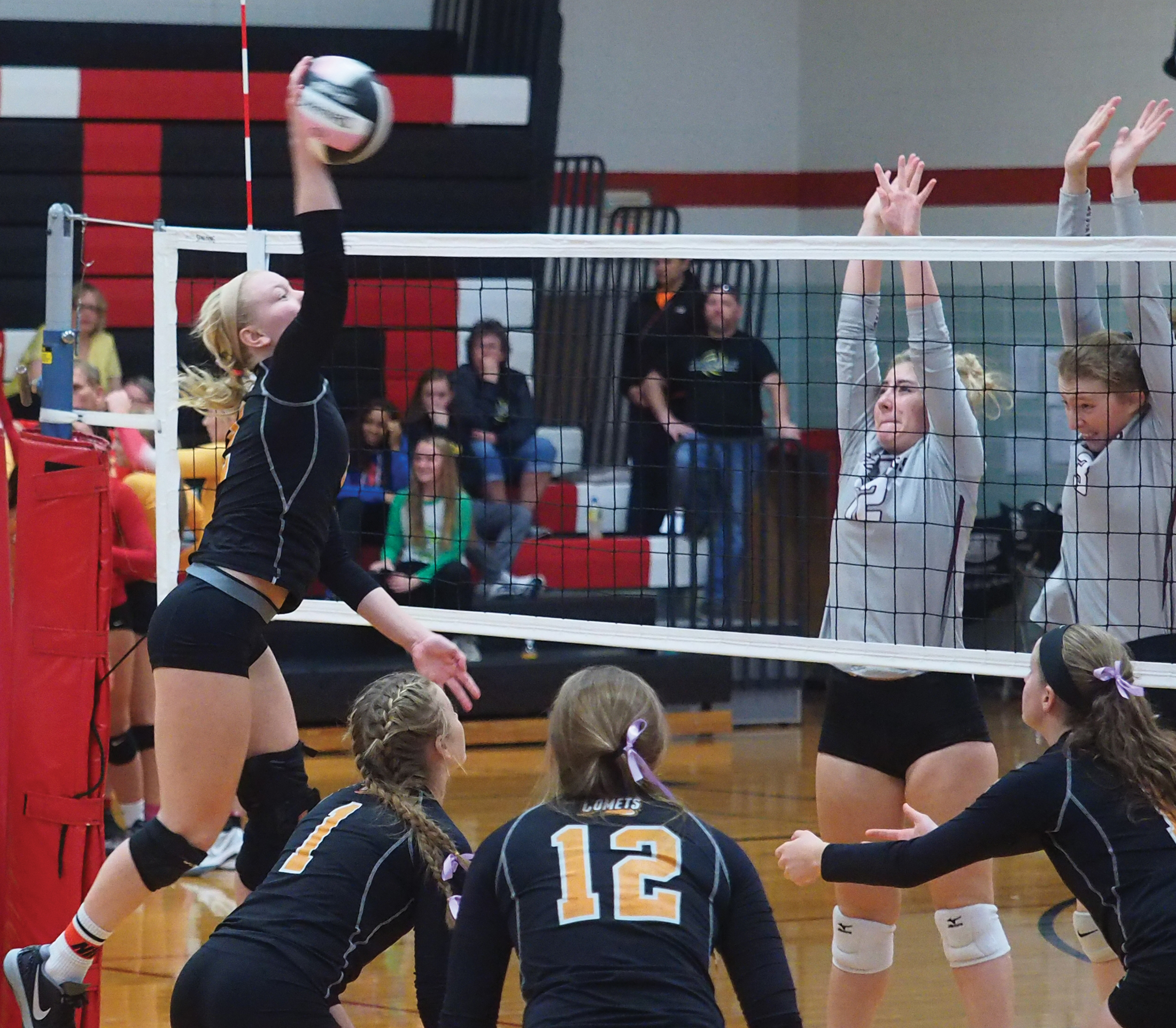 Comets second to Wildcats at Hampton-Dumont Volleyball Invitational