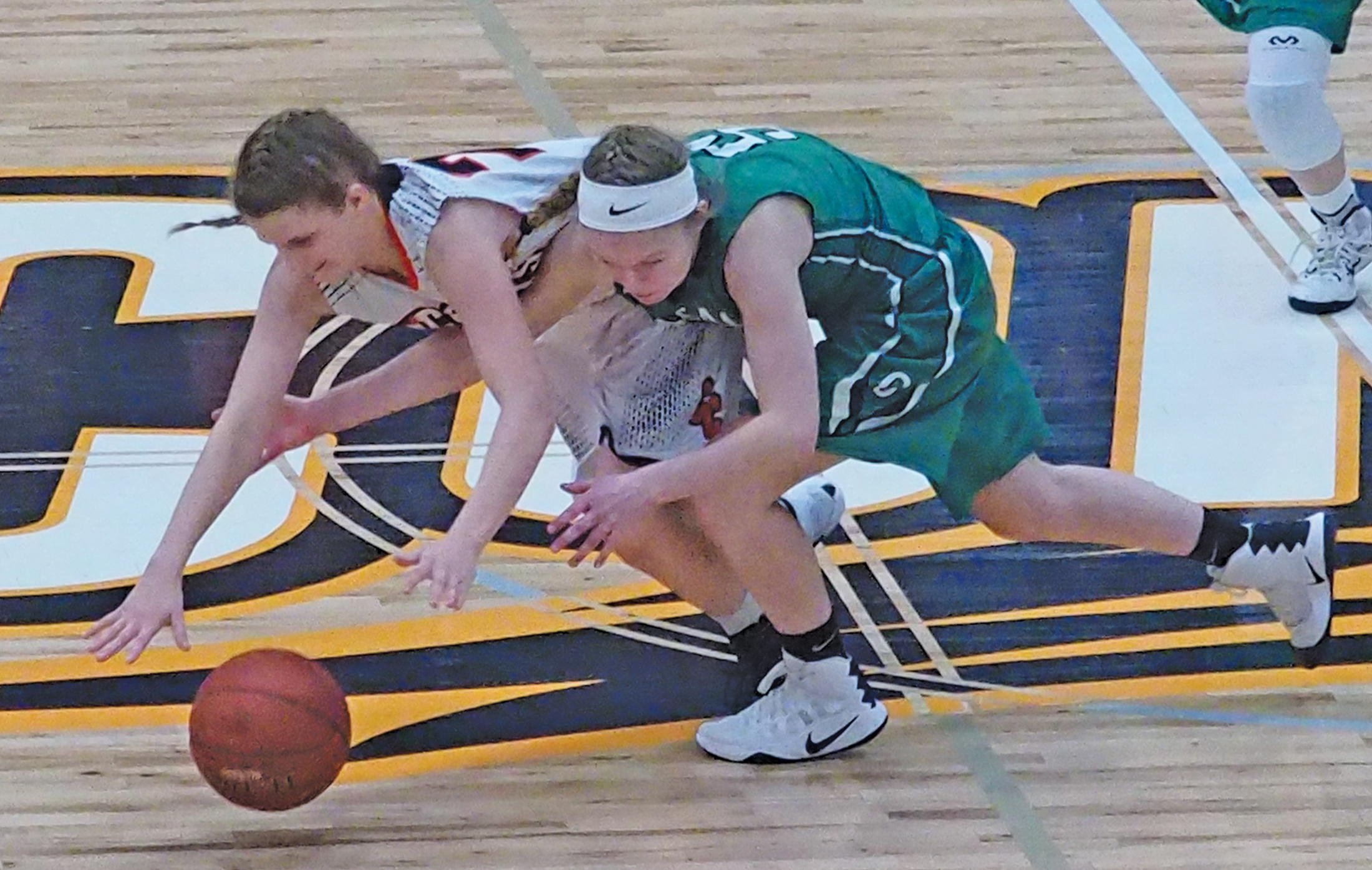 Comet ladies fall to Cadets, Green Devils