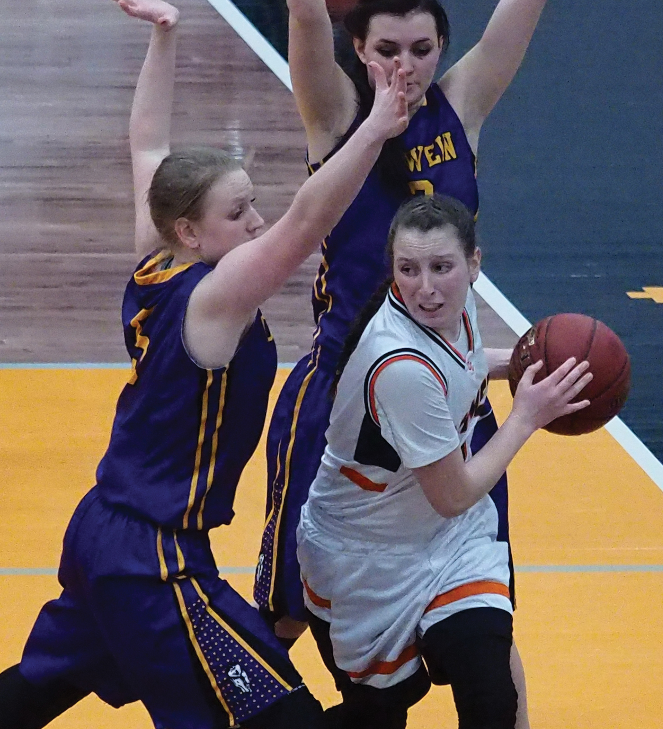 Comet girls lose to Oelwein, 56-37, after fast start