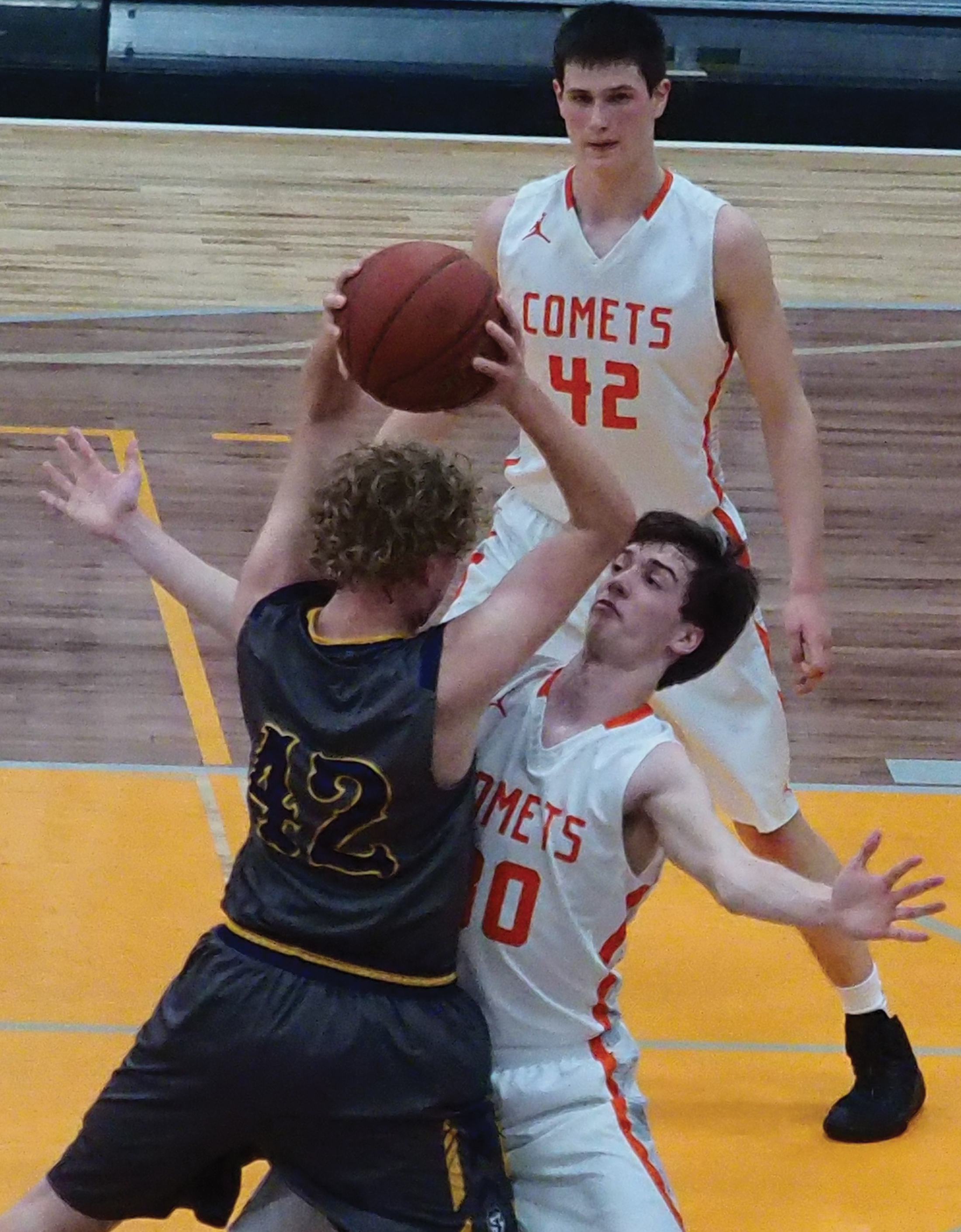 Comet boys back in win column with 63-42 victory over Huskies