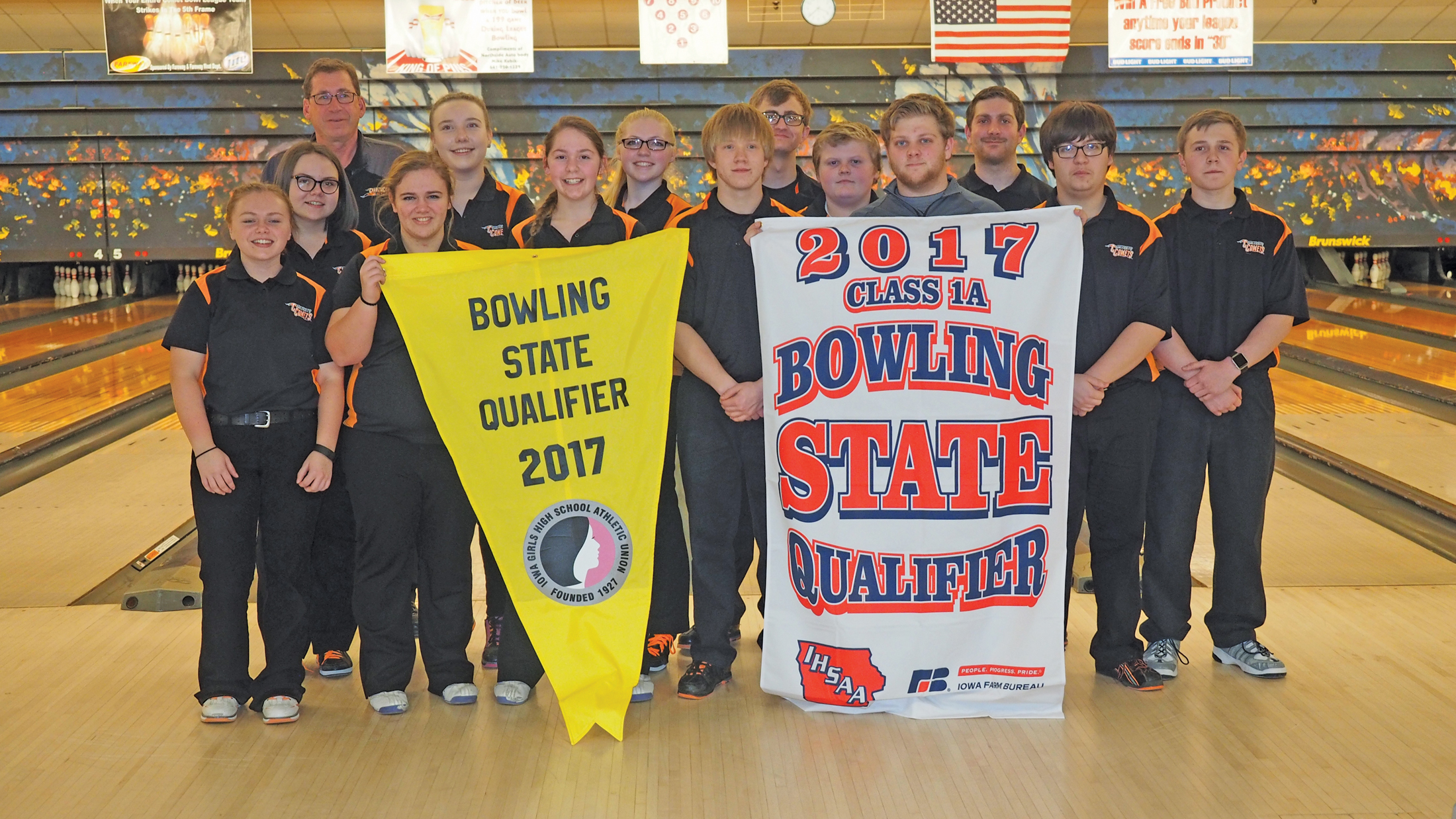 Comets bowlers win districts, advance to state tournament