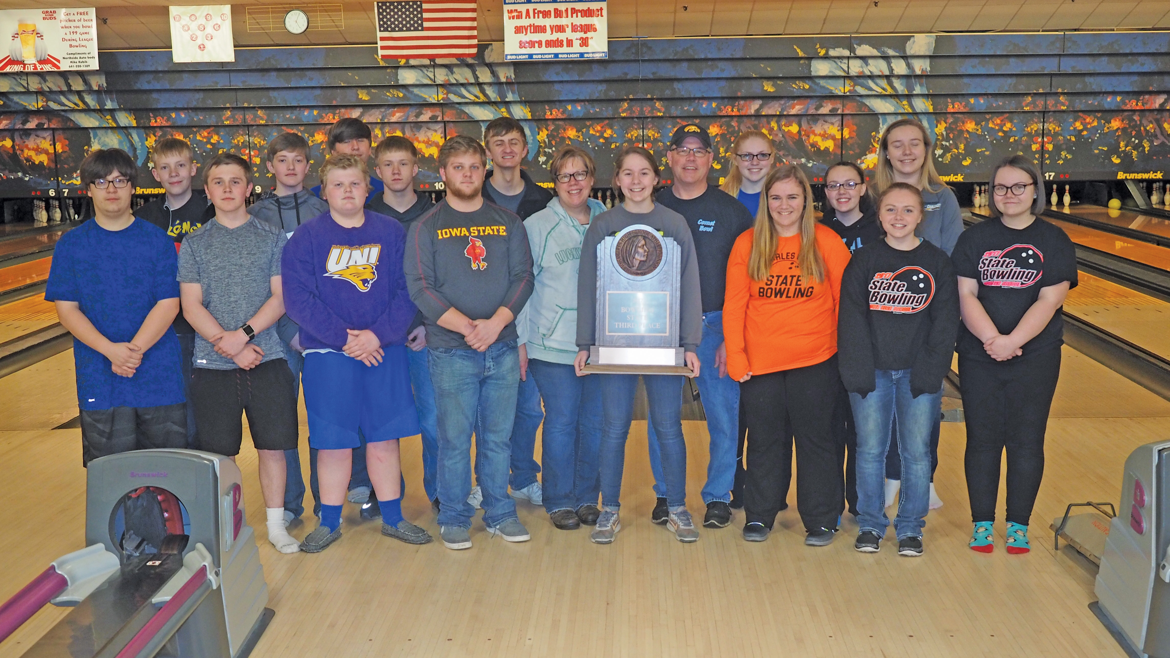 Comet bowlers honor Comet Bowl owners for their support