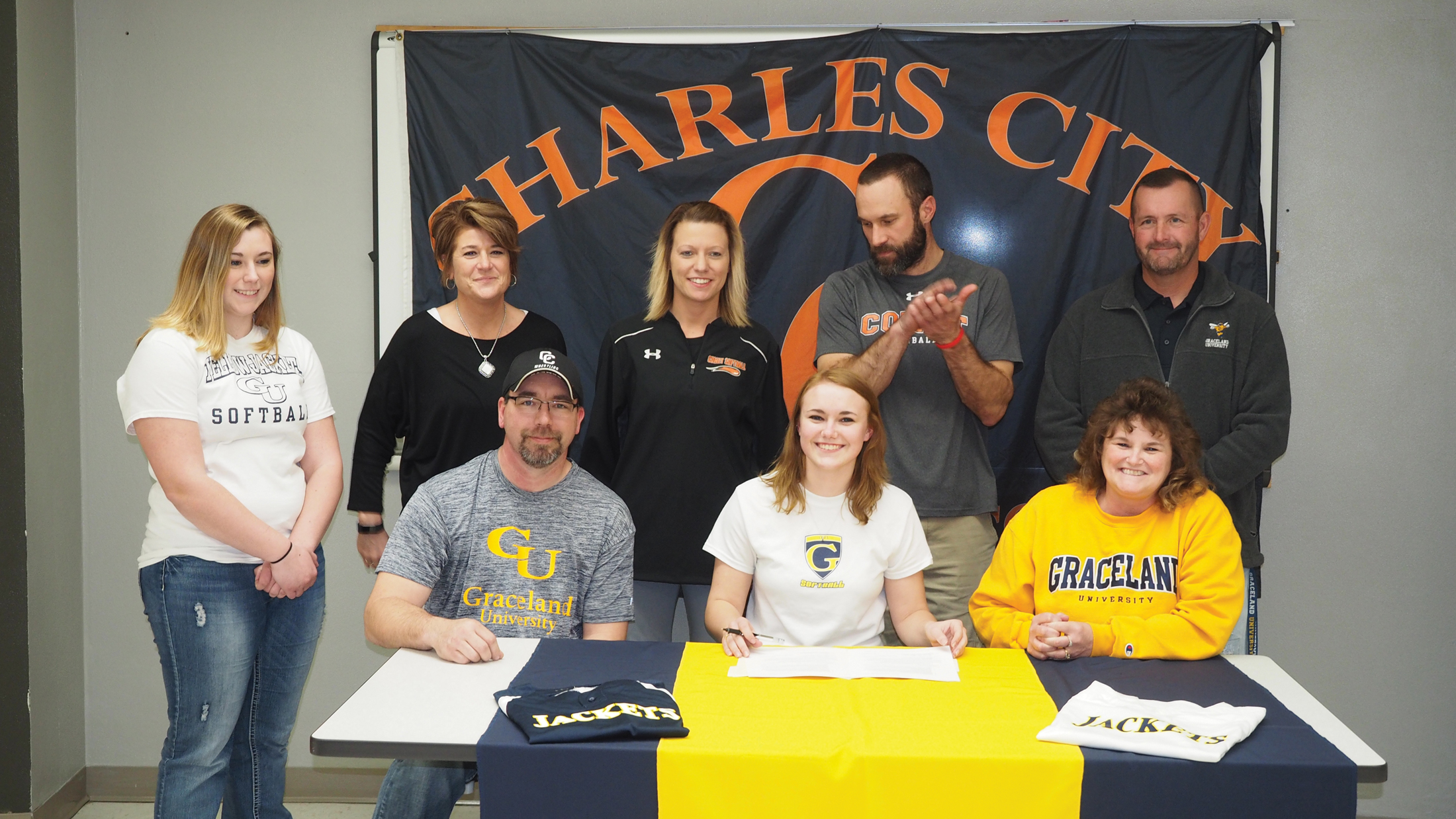 VanHauen signs to play softball for Graceland