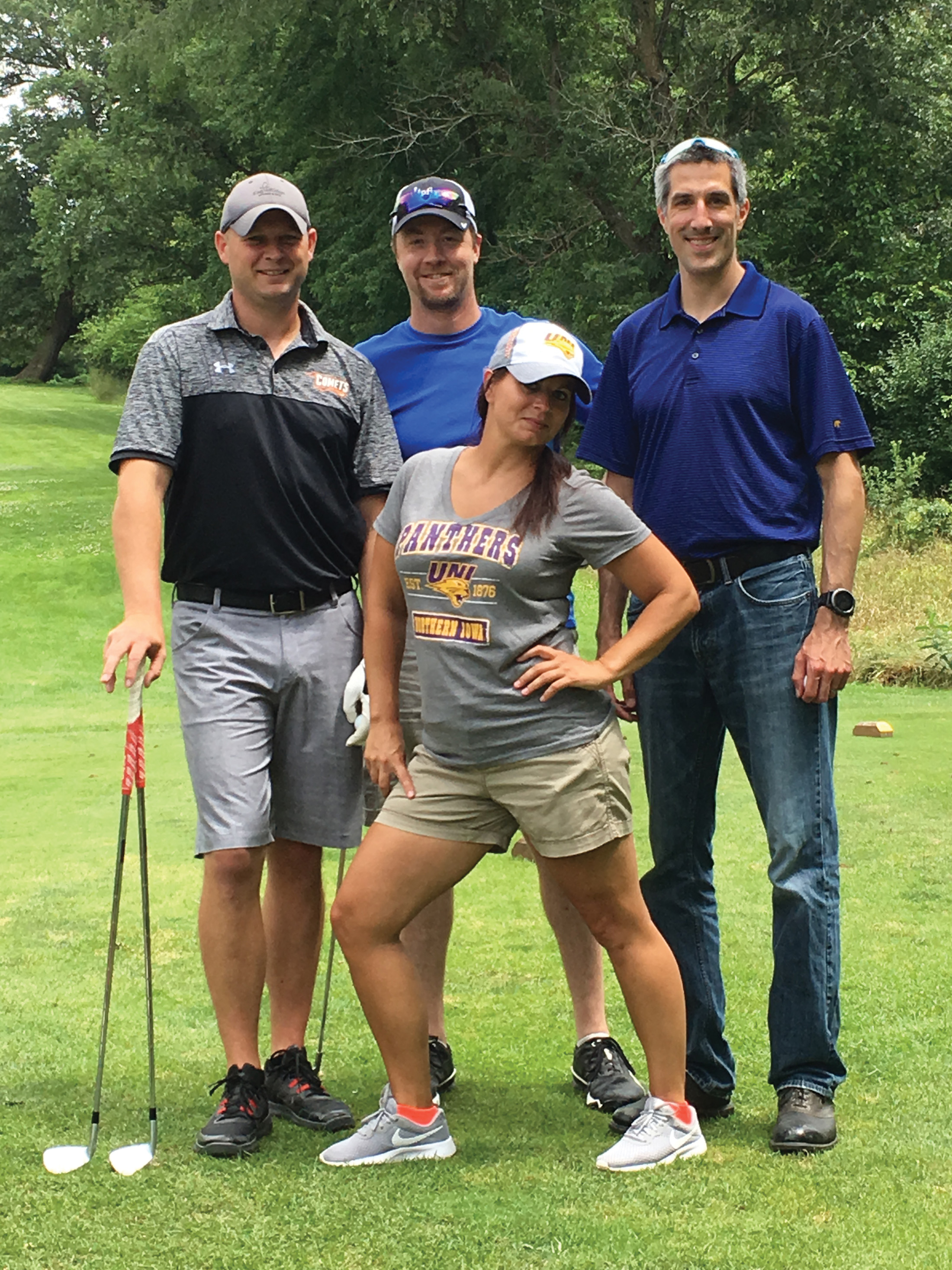 Golf outing held to benefit Comet boys basketball program