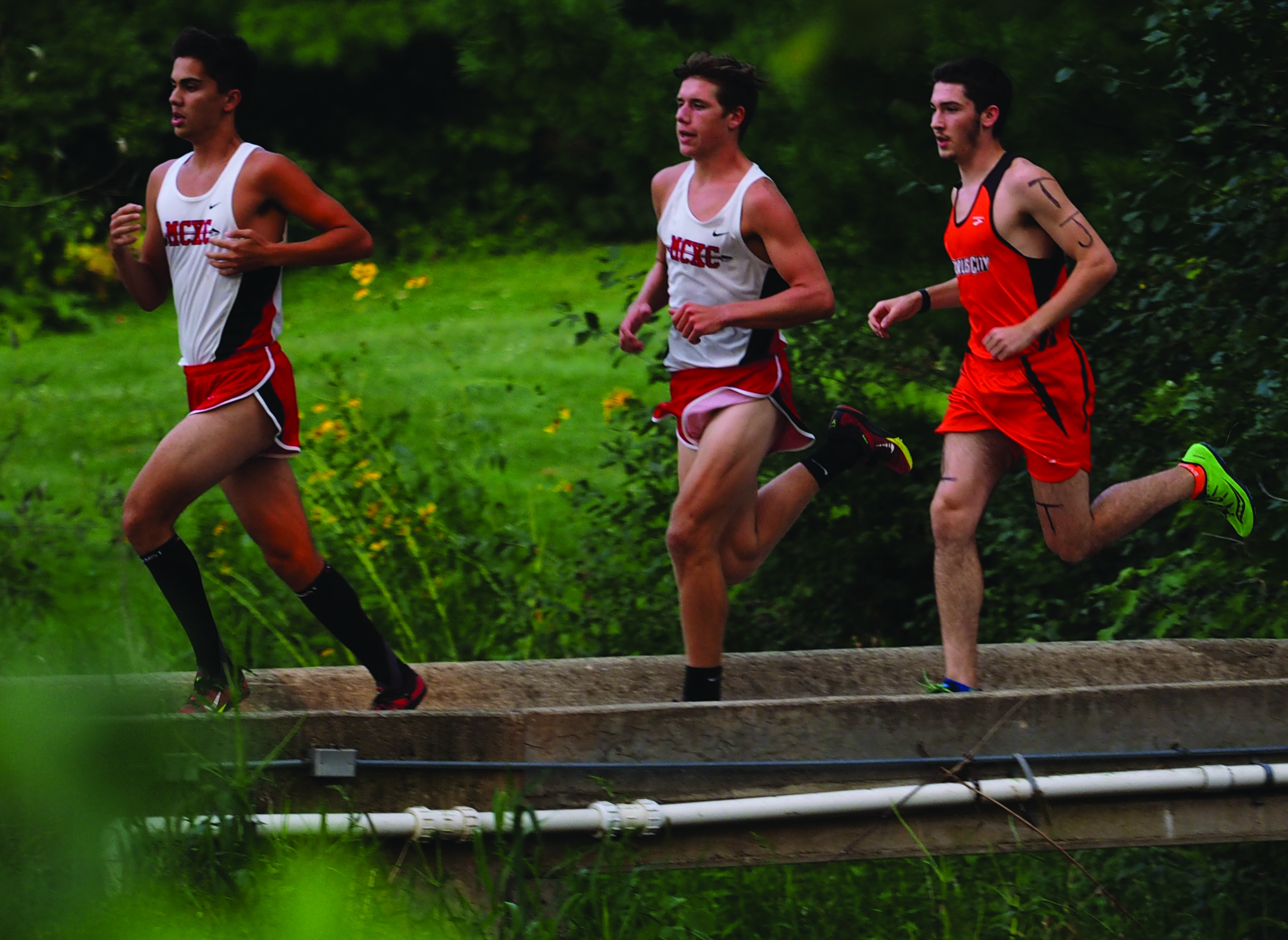 Comets honor past runners at Trent Smith XC Invitational