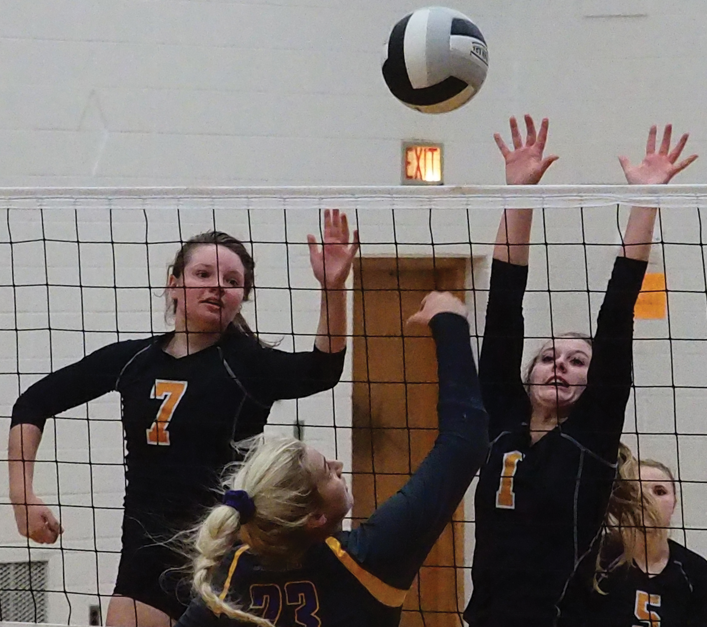 Comet fall in VB tourney final to top-ranked ‘Cats