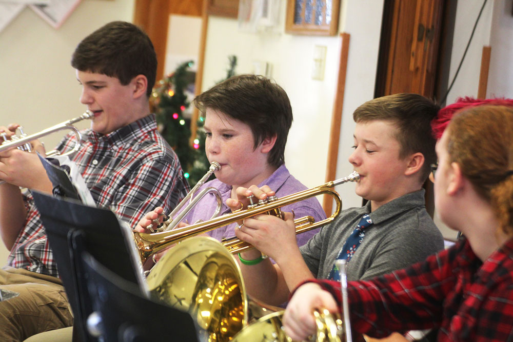 Middle school band wraps up community holiday tour