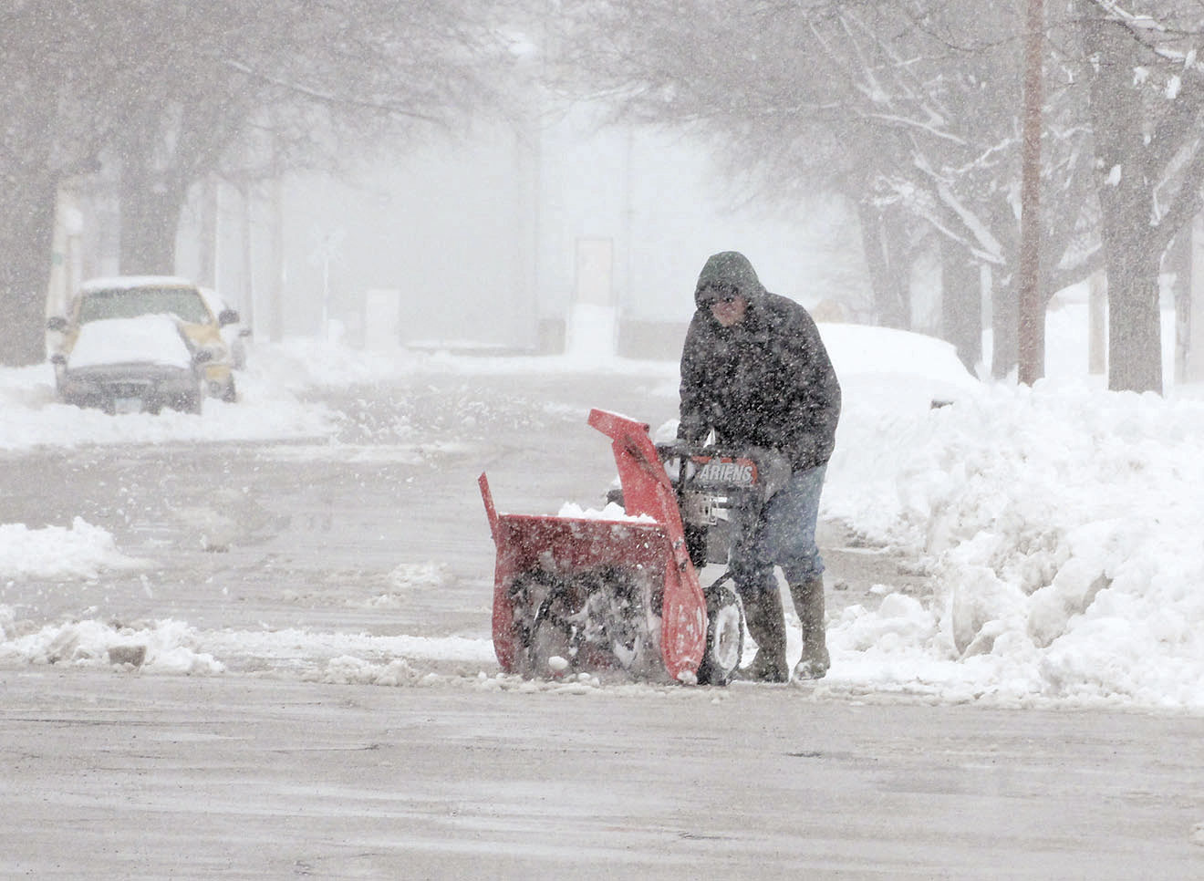 March mayhem: Storm drops 14 inches of snow on Charles City