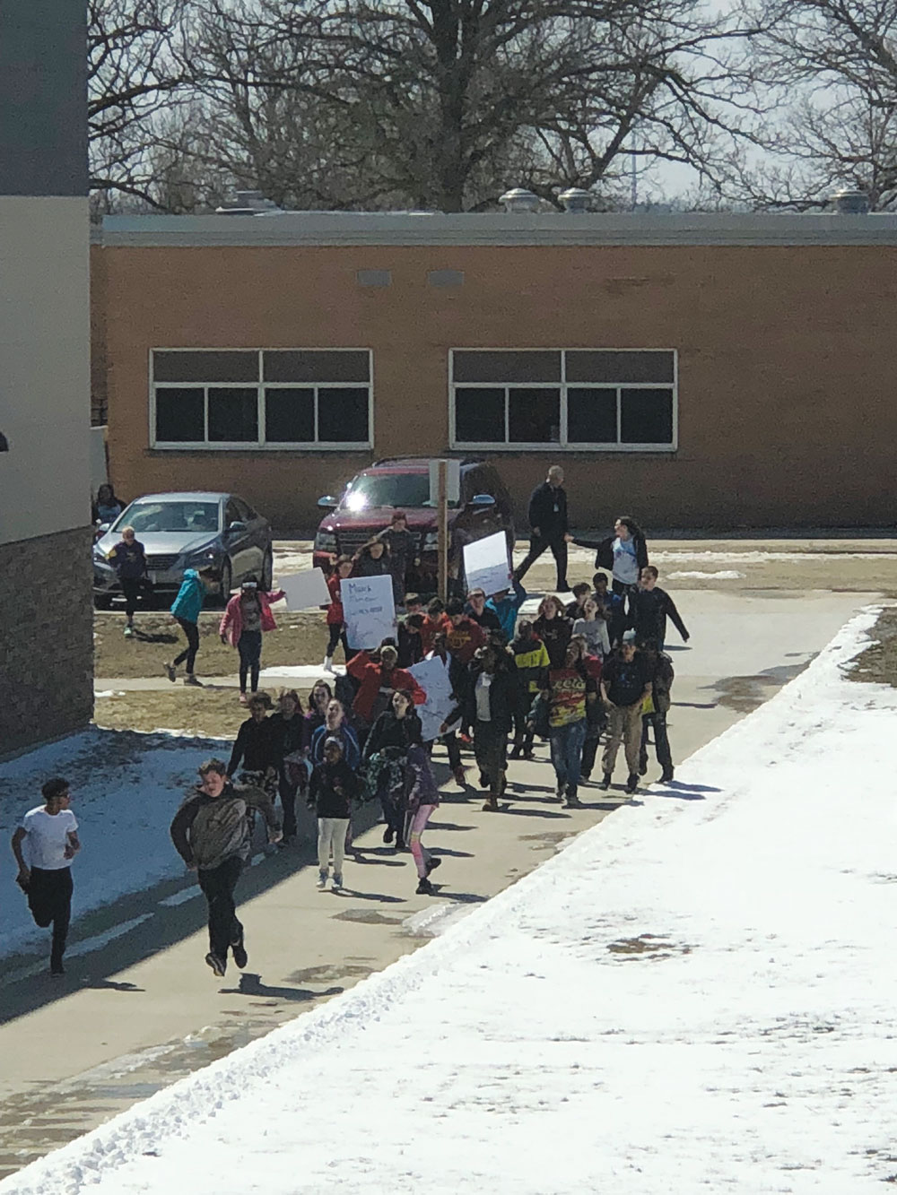 Charles City Middle School students take action, voices heard on gun violence