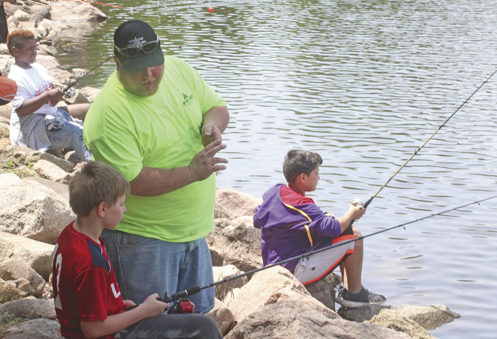 Middle school students find fun in fishing – Charles City Press