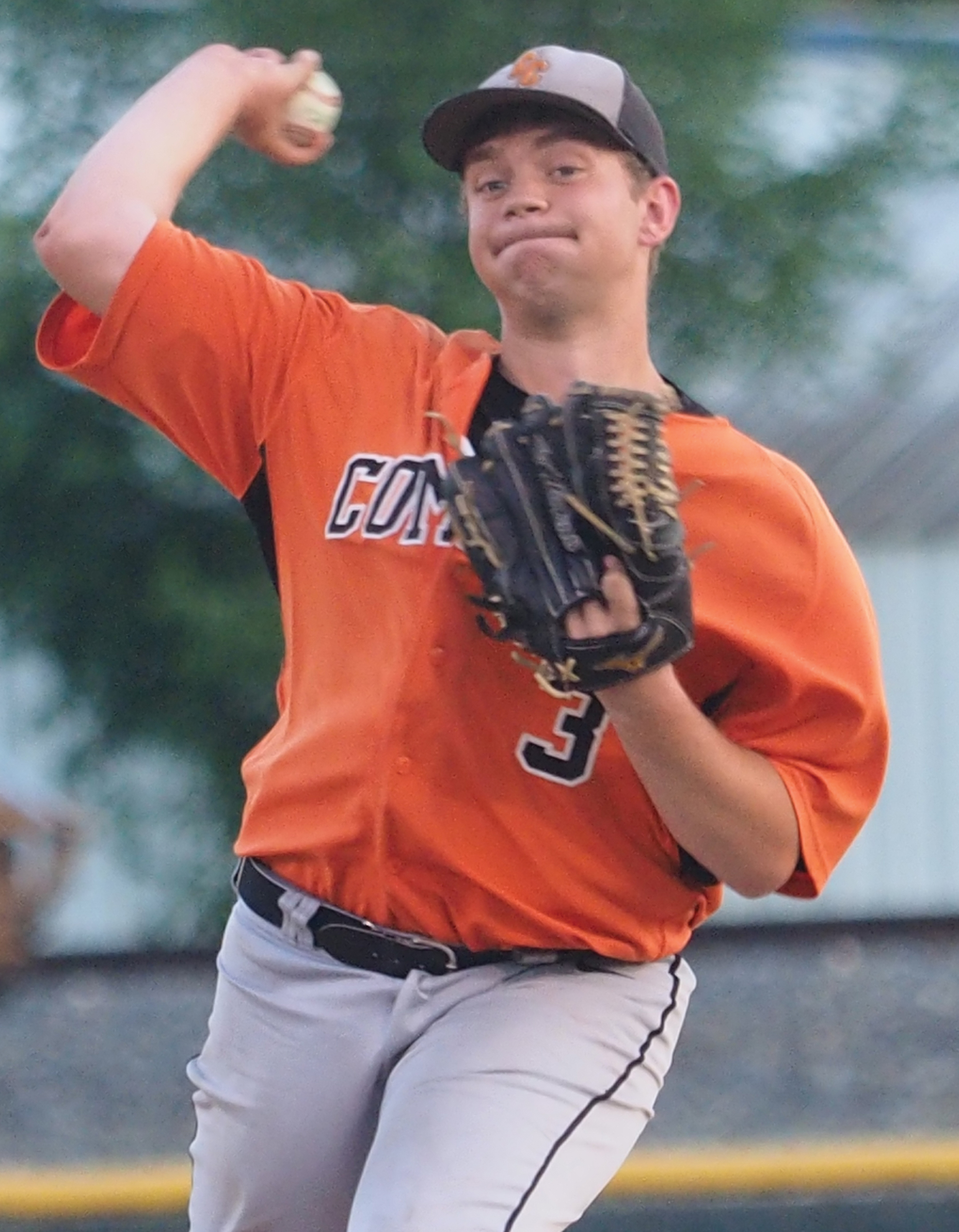 Johanningmeier pitches first shutout, Comets split DH with Huskies