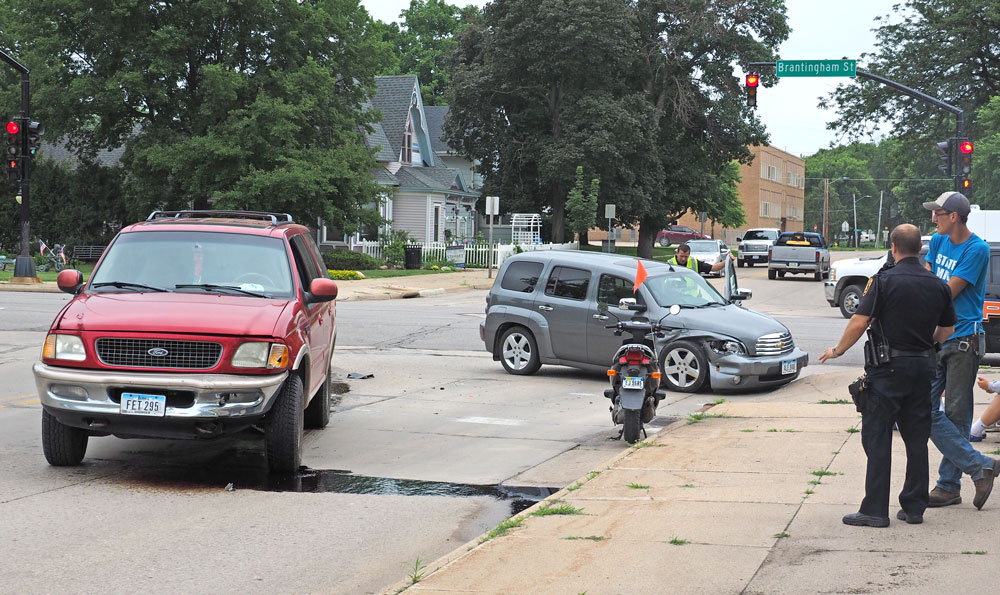 No injuries reported in 2-vehicle accident at busy intersection