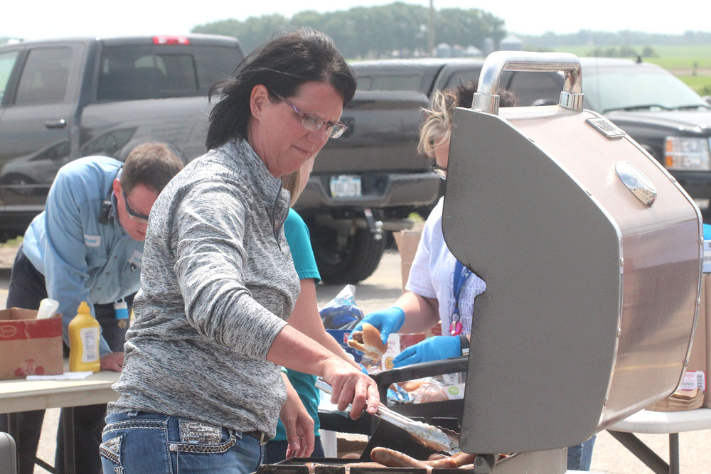 Valero hosts Relay for Life brat/hot dog fundraiser