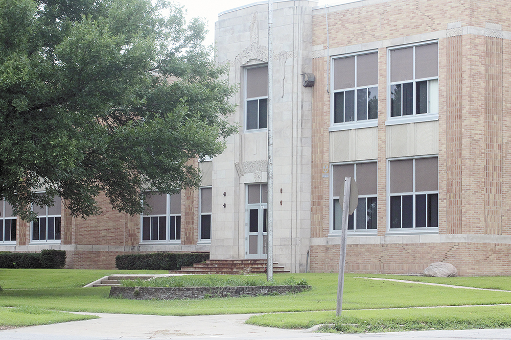 Charles City School District more active as it looks for North Grand Building solutions