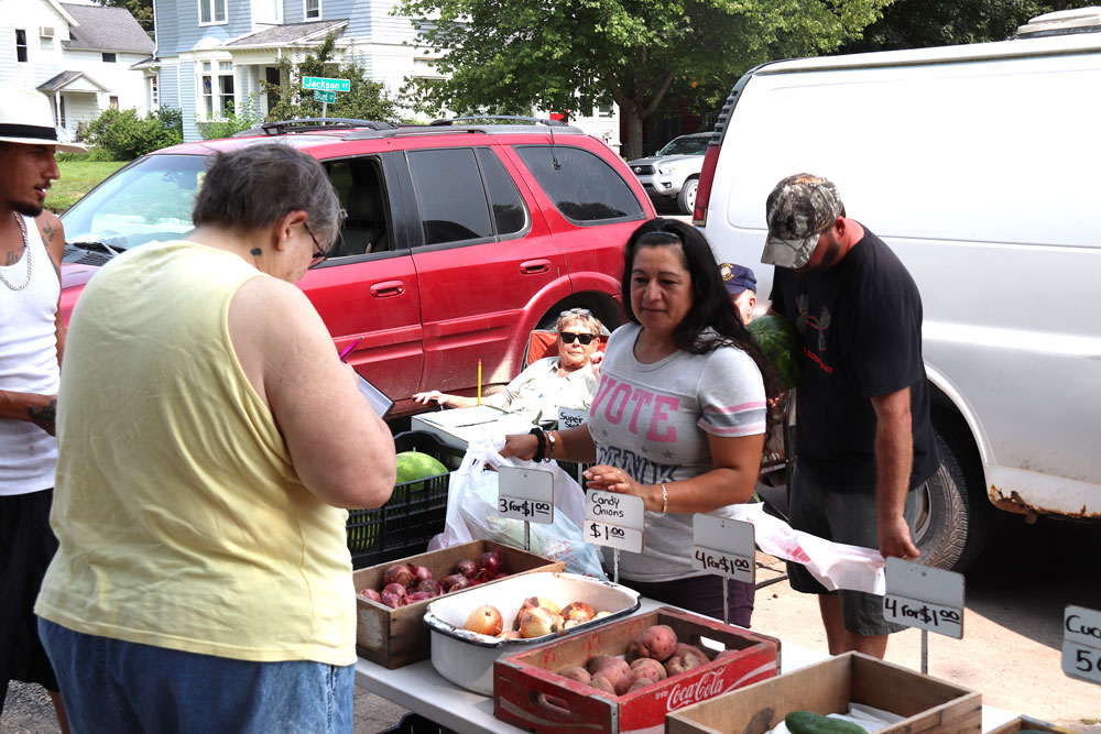 Local farmers market features passion for growing