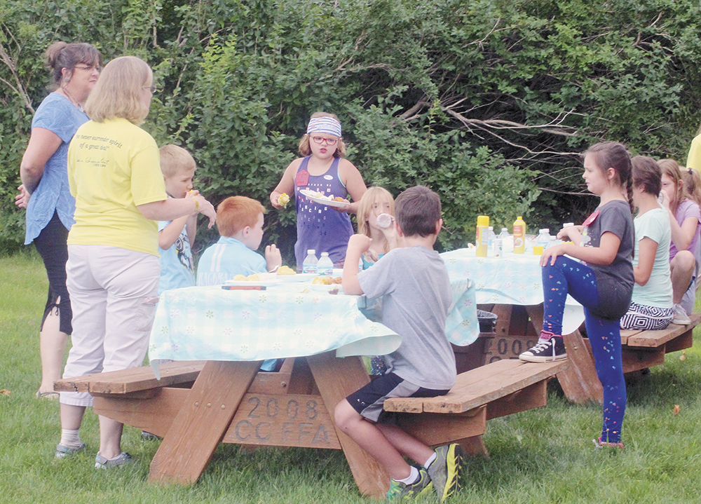 Kids learn about life on the prairie at day camp