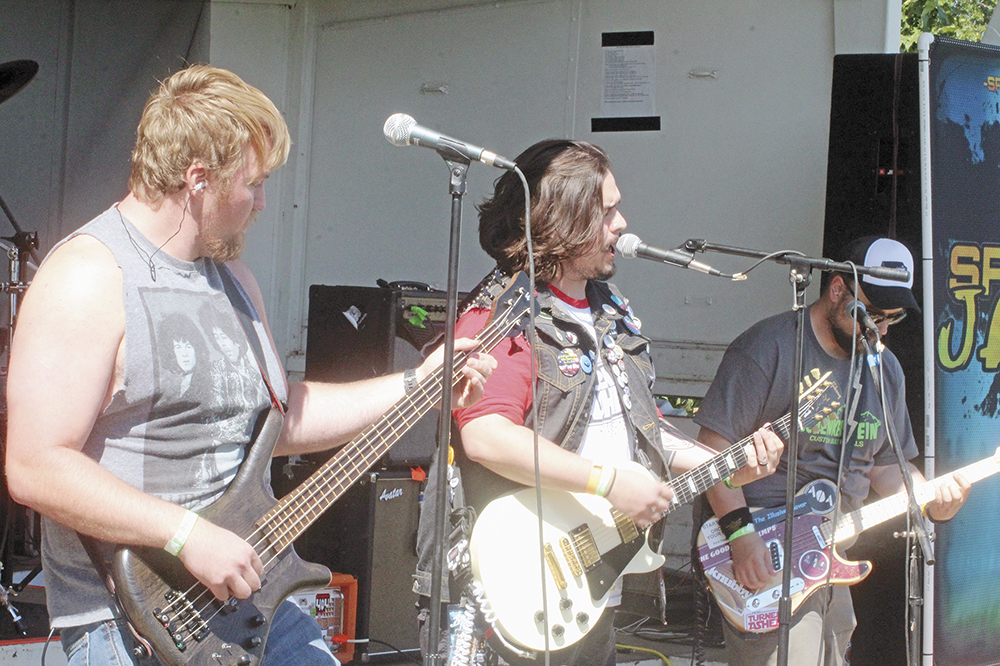 Space Jam rocks Floyd County Fairgrounds