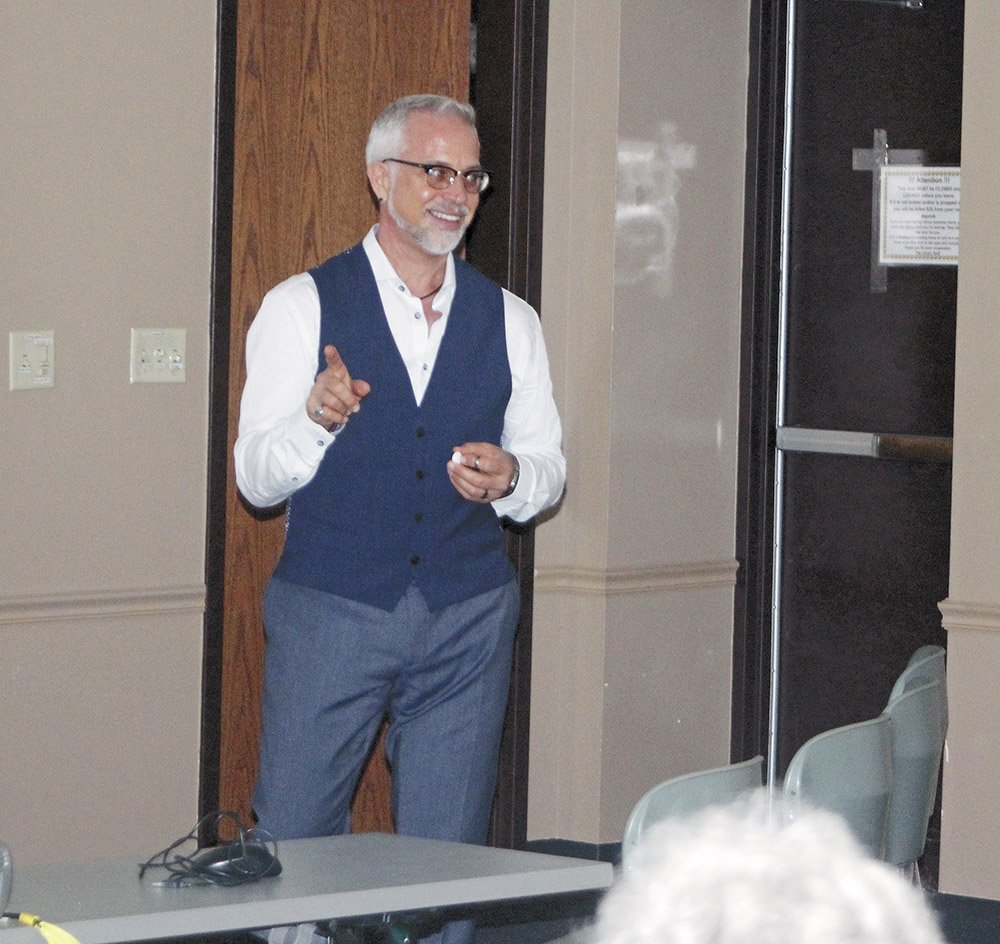 Iowa historian makes presentations in Charles City
