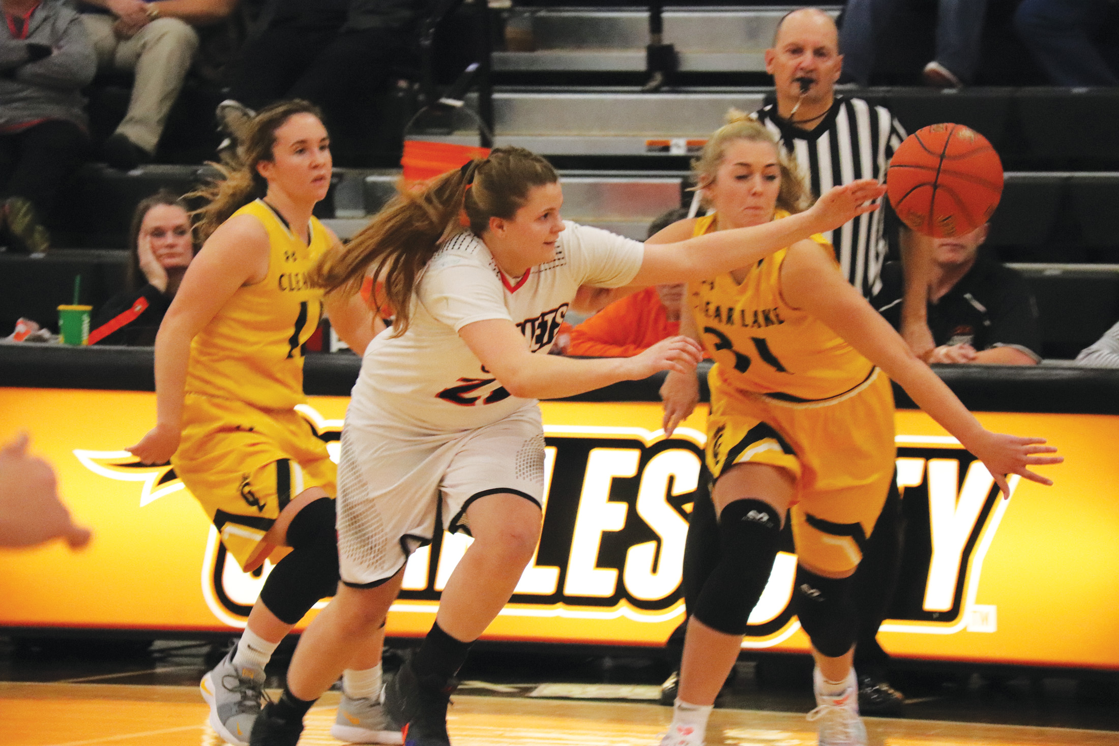 Comet girls start season with 68-18 loss to No. 2-ranked Clear Lake