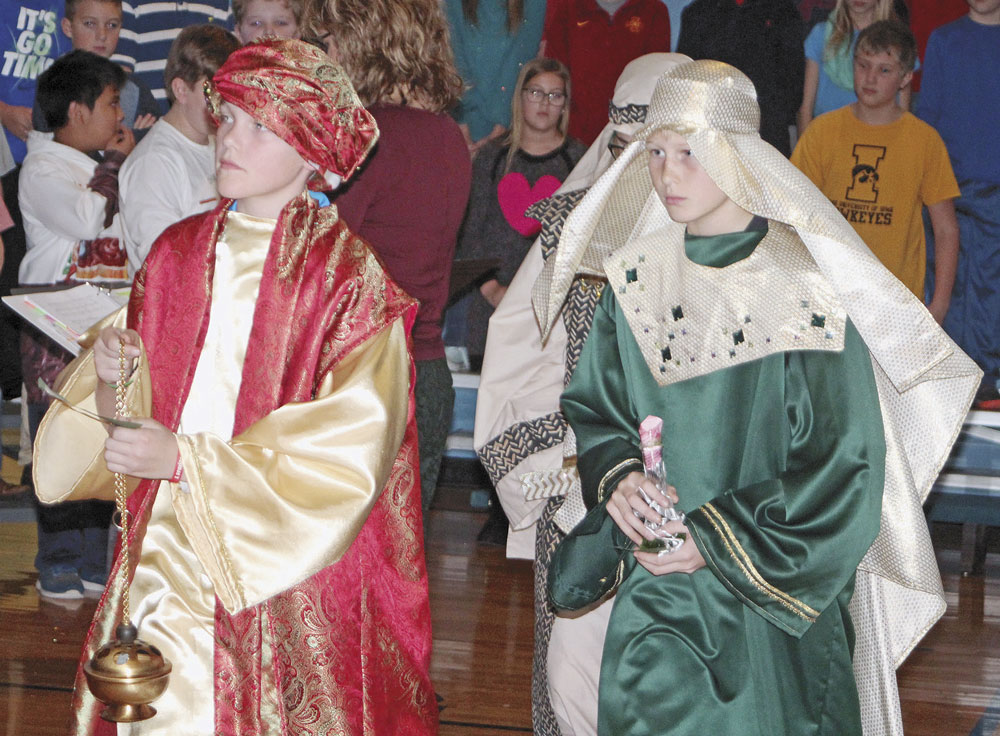 IC School holds Christmas program