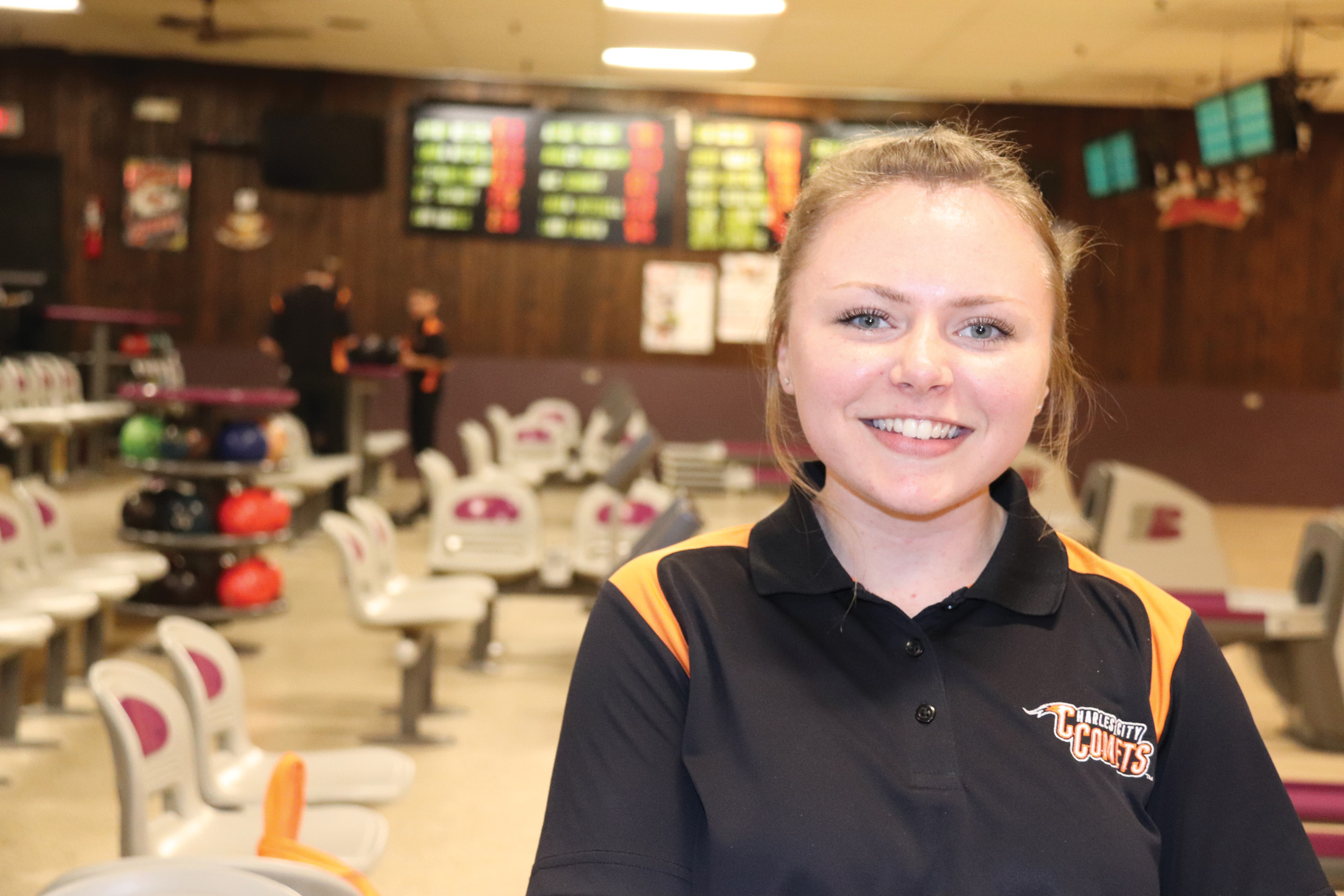 Madison Ross rolls season-best 523 series to lead undefeated Comets