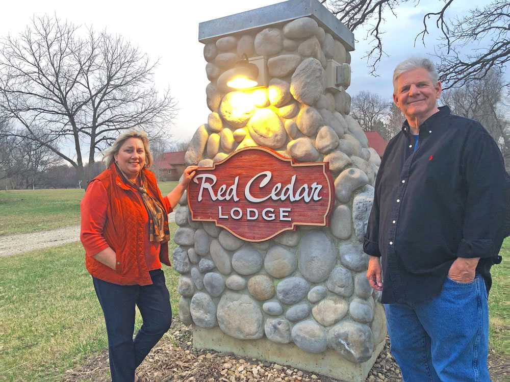 Tom and Lorraine Winterink of Red Cedar Lodge recognized as NIACC Pappajohn Center April Entrepreneurs of the Month
