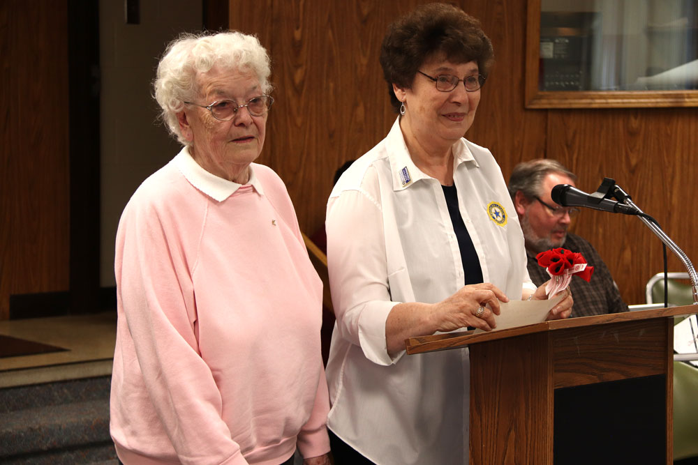 American Legion Auxiliary Unit #174 to distribute poppies on Remembrance Day