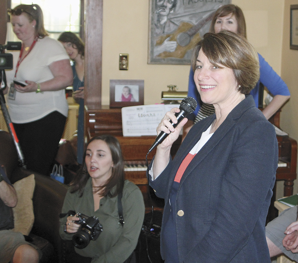 Klobuchar visits Charles City, says she’s the ‘Midwestern candidate’