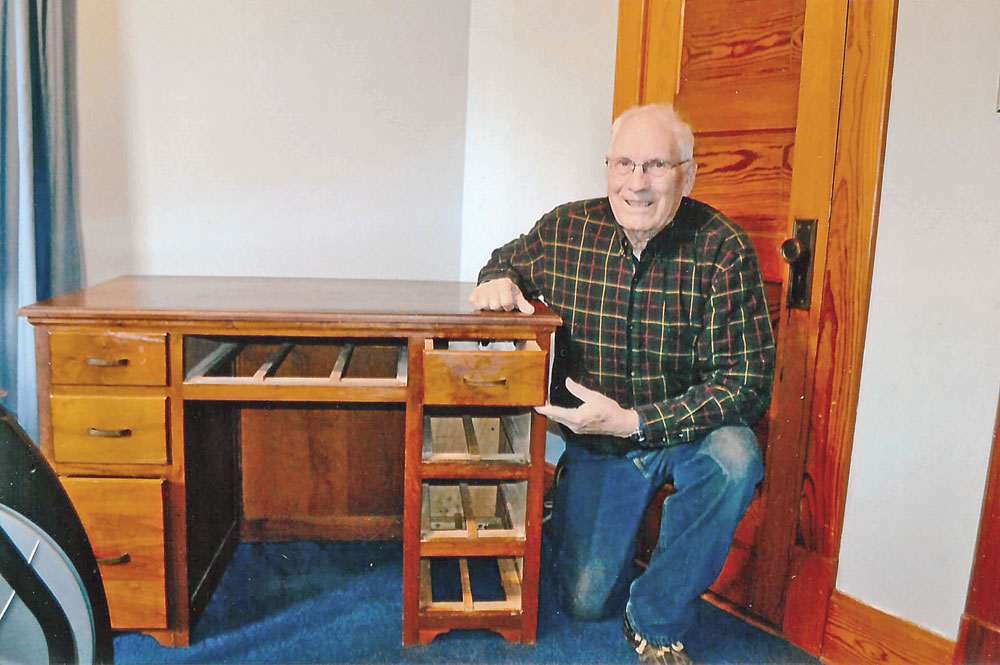 Desk built in 1954 Charles City classroom remains a family heirloom