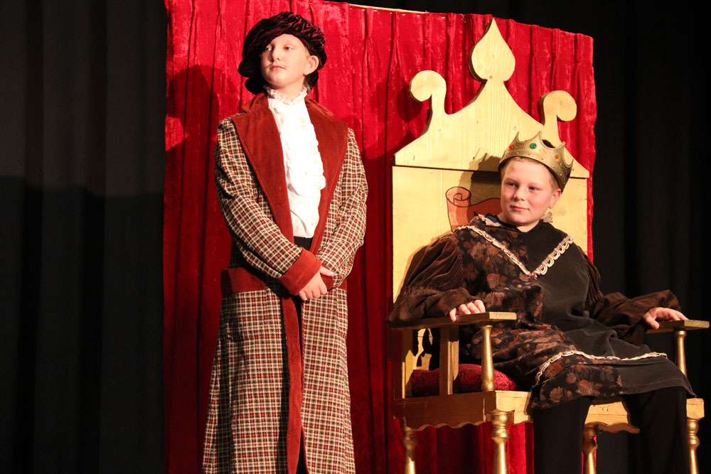 Charles City Youth Theater performs “The King’s Calendar”