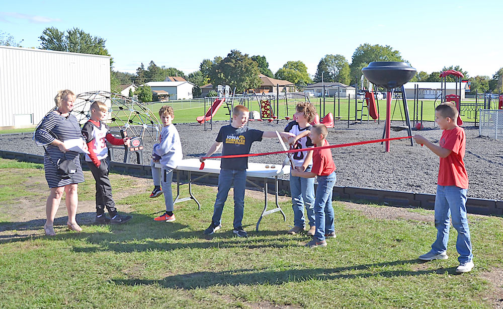 N-P Elementary students celebrate new playground