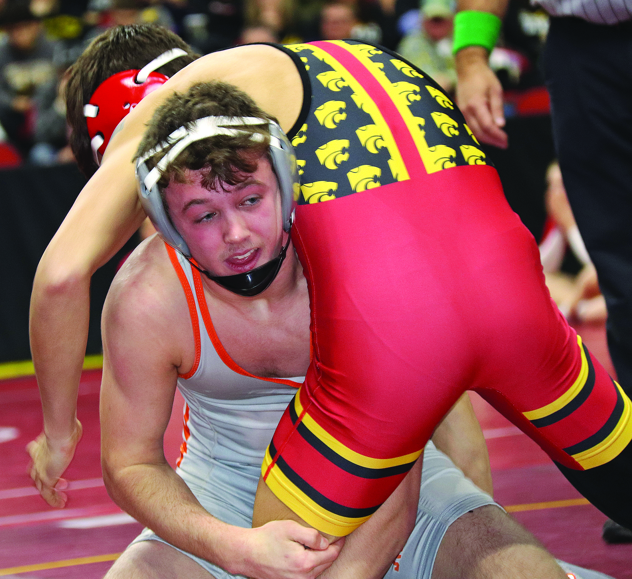 Comet wrestlers get late start to long journey