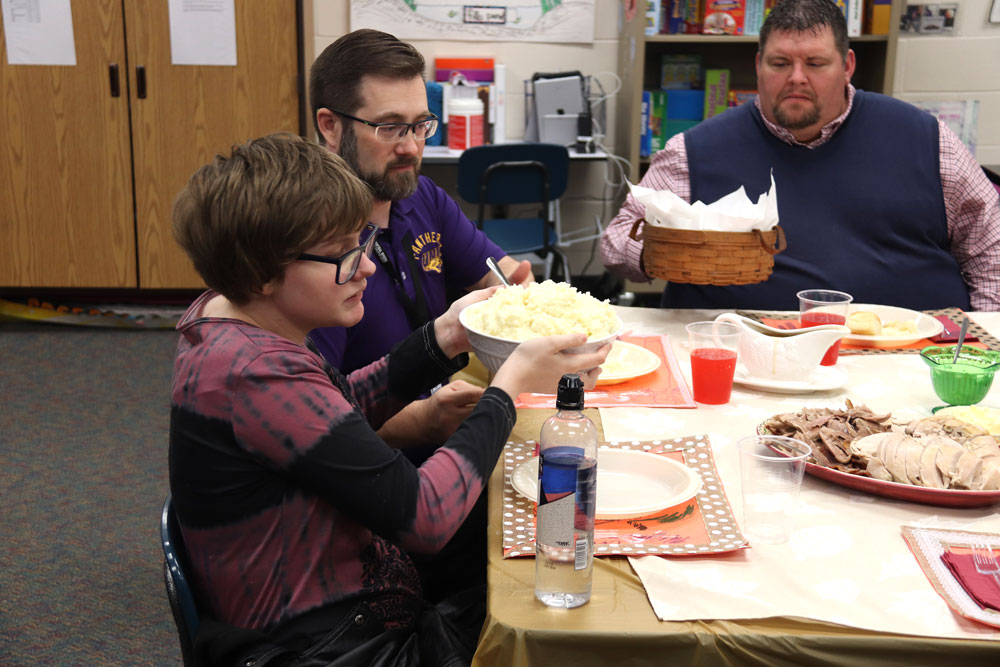 RRMR students serve Thanksgiving feast to faculty and administration