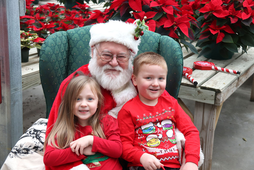 Santa makes first appearance of the year in Charles City at Otto’s Oasis