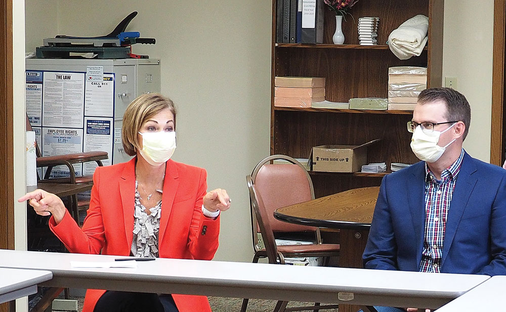 Gov. Reynolds thanks Floyd County health workers for role in fighting pandemic