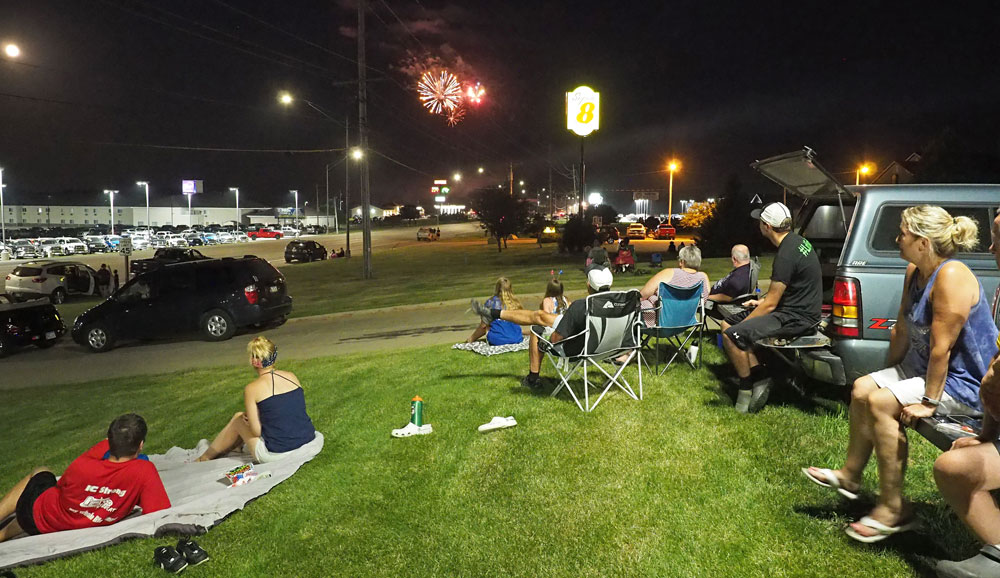Socially distanced Fourth of July in Charles City