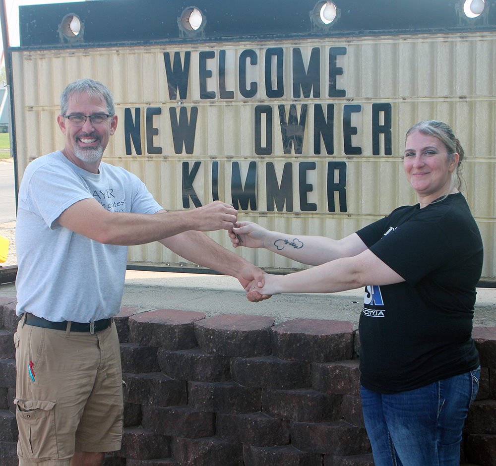 Charles City restaurant changes owners, Dave passes the spatula to ‘Kimmer’