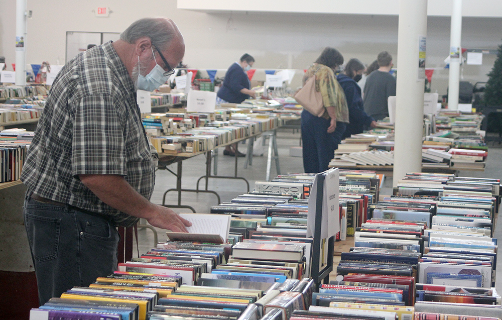 Lions Club puts more than 40,000 books on sale