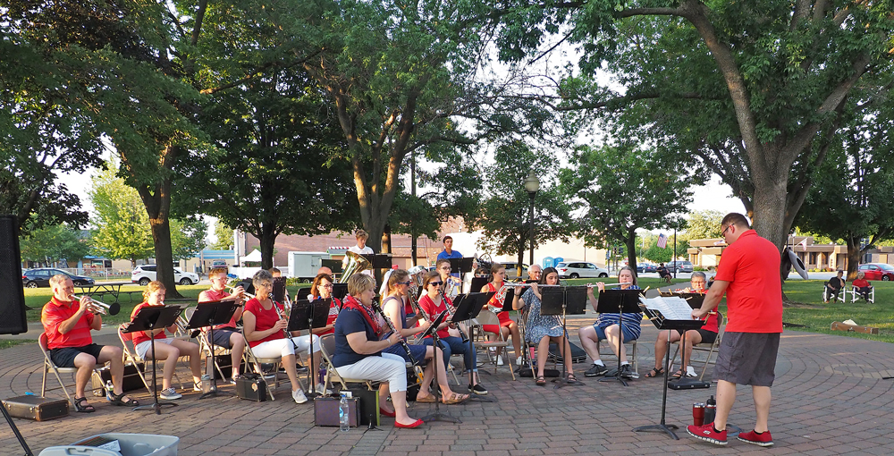 Charles City Municipal  Band puts on patriotic performance