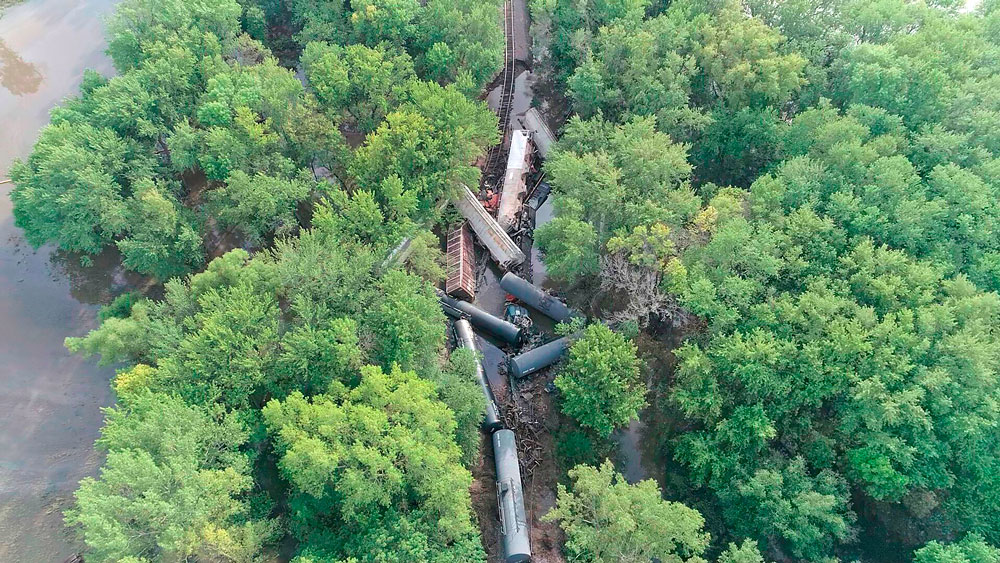 Derailment west of New Hampton leads to evacuations