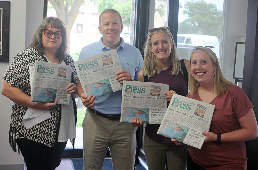 New teachers learn about Charles City on scavenger hunt
