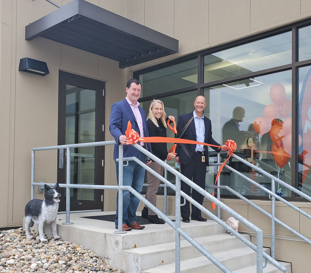 Zoetis celebrates expansion in Charles City